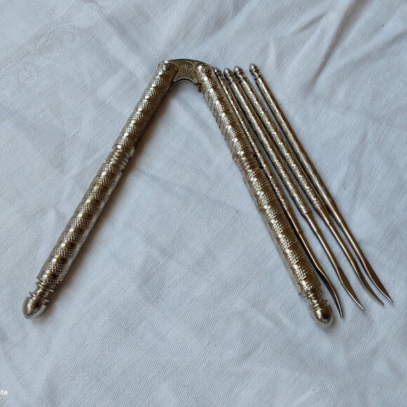 Vintage Baribocraft wood nut bowl with nutcracker and picks - Picture 9 of 9